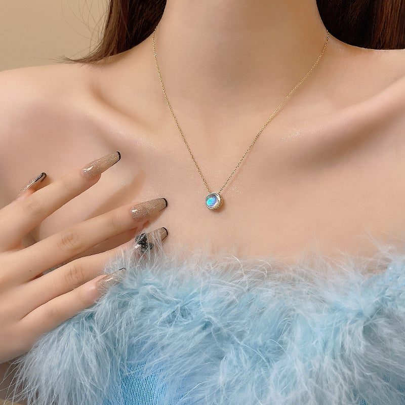 輕奢藍鋯石星空項鍊 藍色穿搭 / Light Luxury Blue Zircon Necklace - Blue Outfit Style
