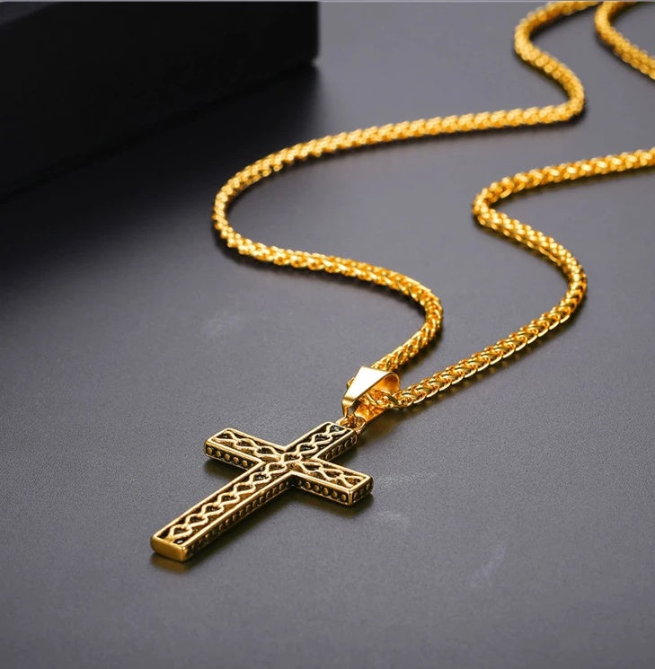  316L不鏽鋼十字架項鍊金色款式展示 | 316L stainless steel cross necklace gold color display