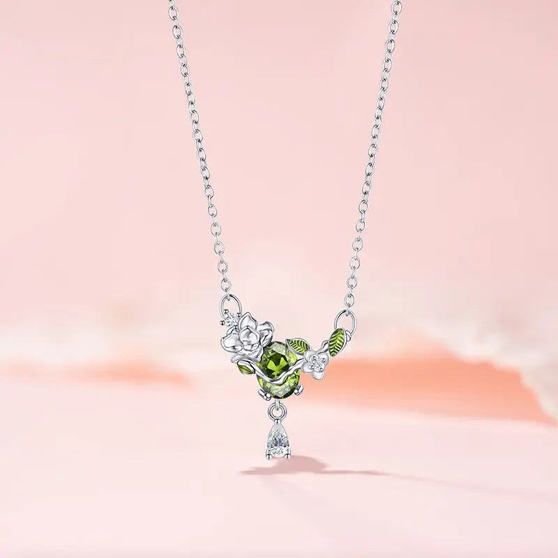 蝴蝶花朵項鍊佩戴示範 40-45cm | Butterfly Flower Necklace Wearing Demo Adjustable 40-45cm